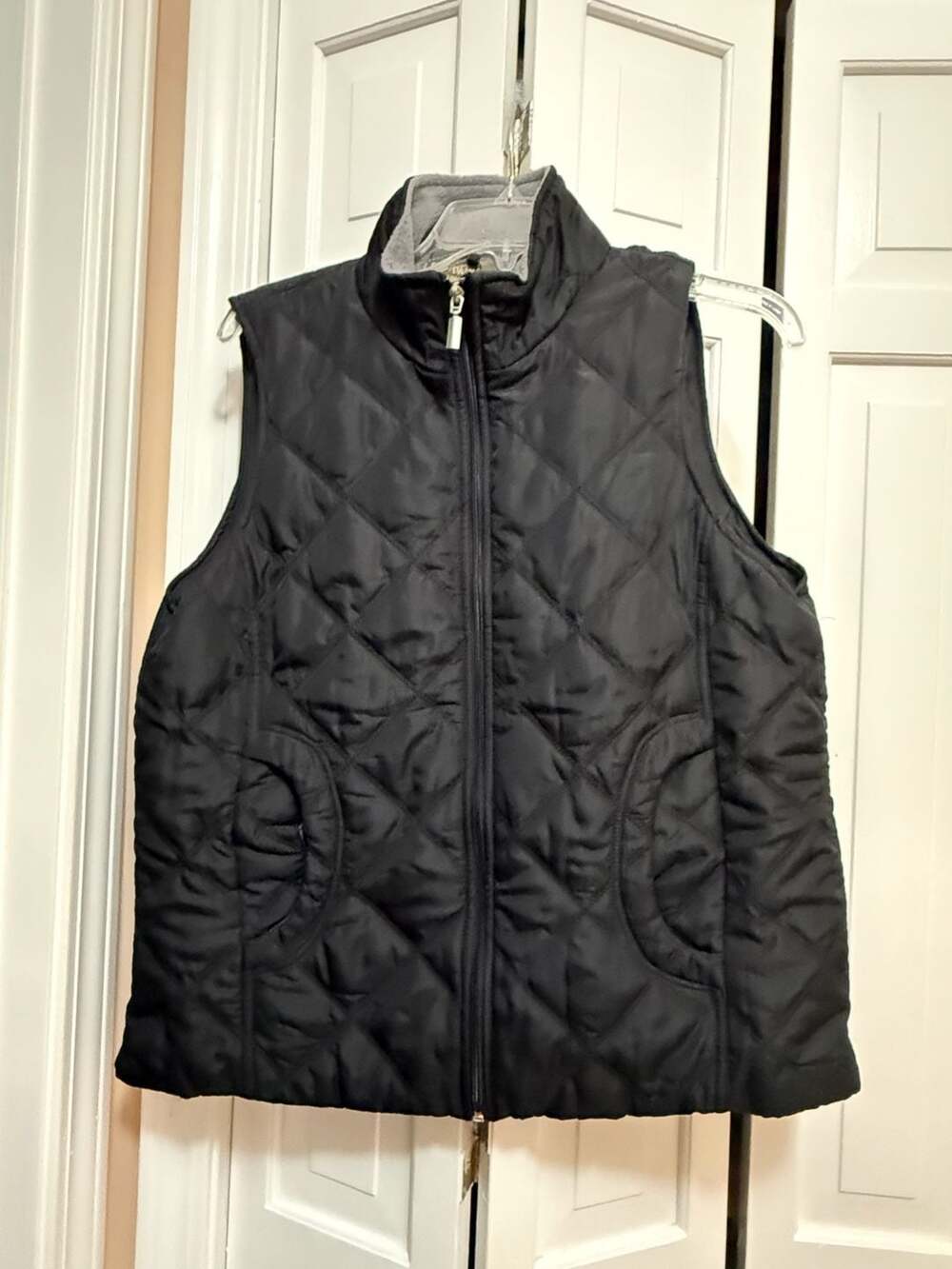 Jane Ashley Casual Lifestyle Black Quilted Vest with Size L
